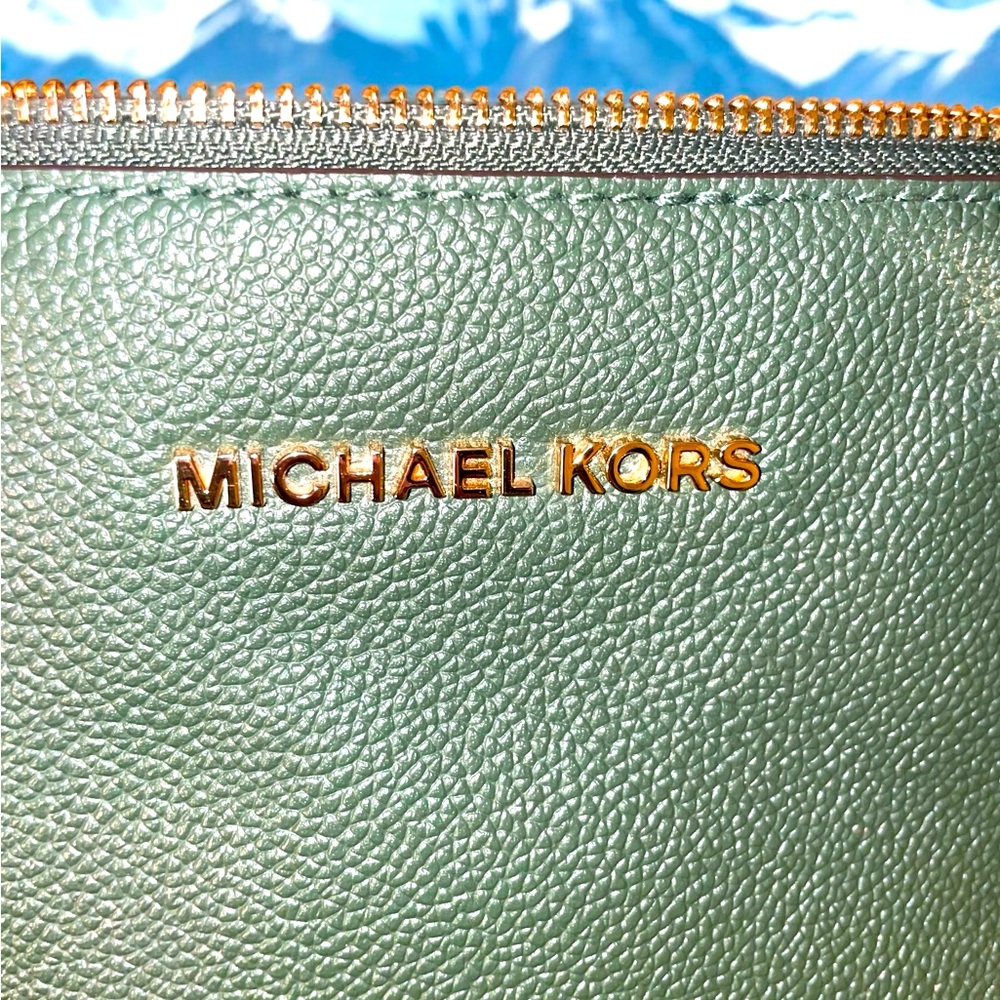 Michael Kors Sierra Large Satchel - NWOT - Picture 3 of 9